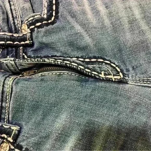 Miss Me Womens Denim Distressed Capris Jeans JPB5014 Boyfriend 30” Waist - Picture 8 of 9